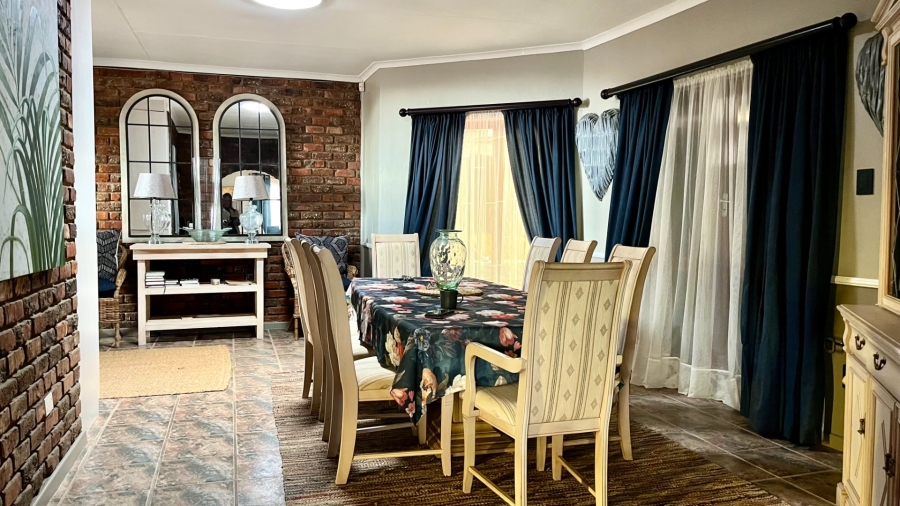 4 Bedroom Property for Sale in Heiderand Western Cape